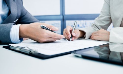 Vì sao pháp lý doanh nghiệp trở thành xu hướng của nghề luật sư? Tìm hiểu vai trò, cơ hội và yêu cầu trong bối cảnh kinh doanh hiện nay.